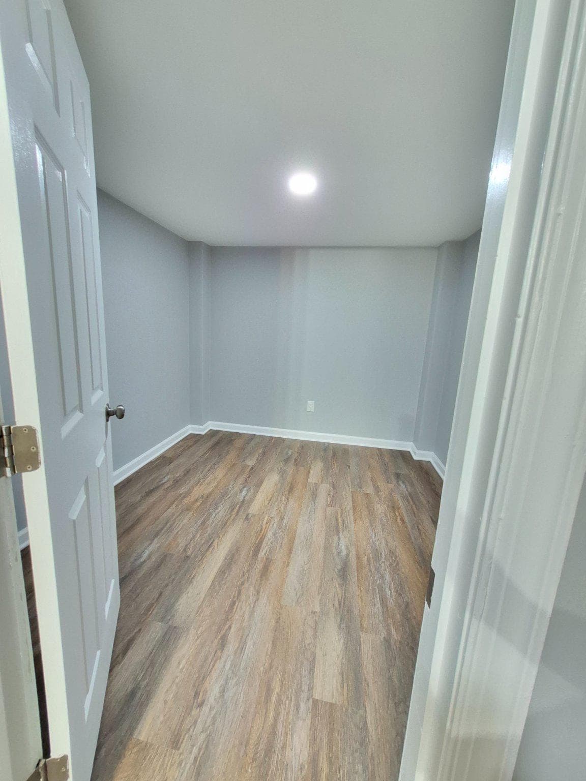 220 Meadows Lane NE photo 16