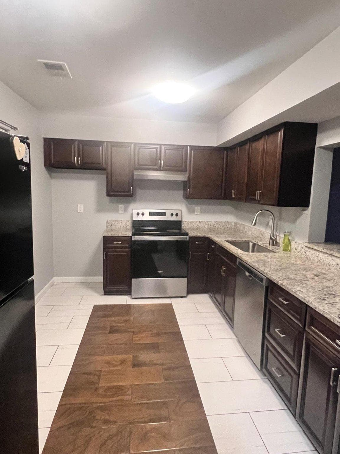 220 Meadows Lane NE, Leesburg