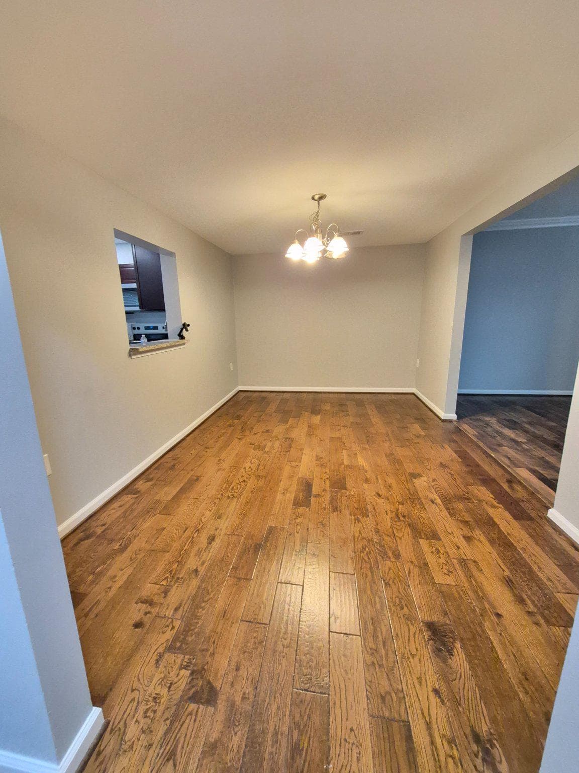 220 Meadows Lane NE photo 5