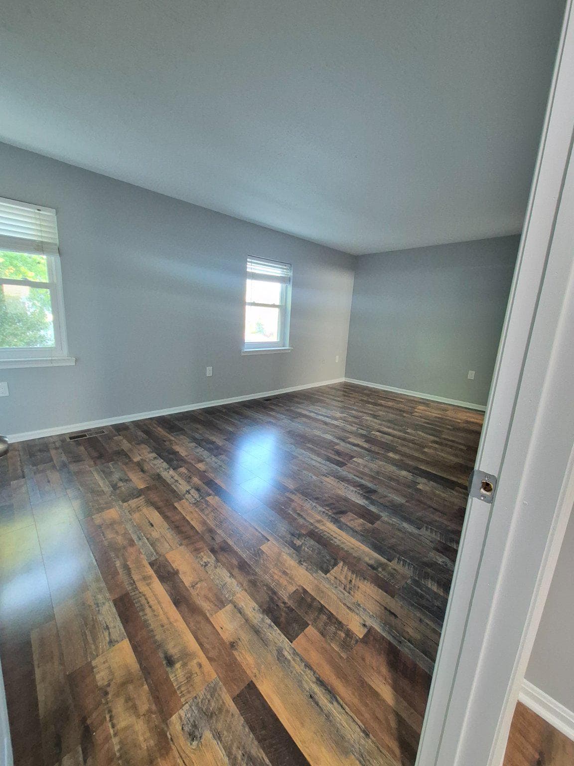 220 Meadows Lane NE photo 9