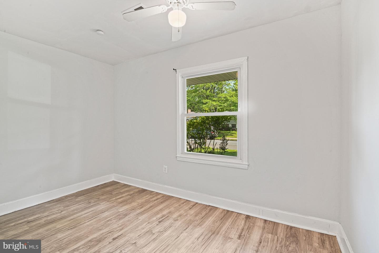 501 E Poplar Road E photo 28