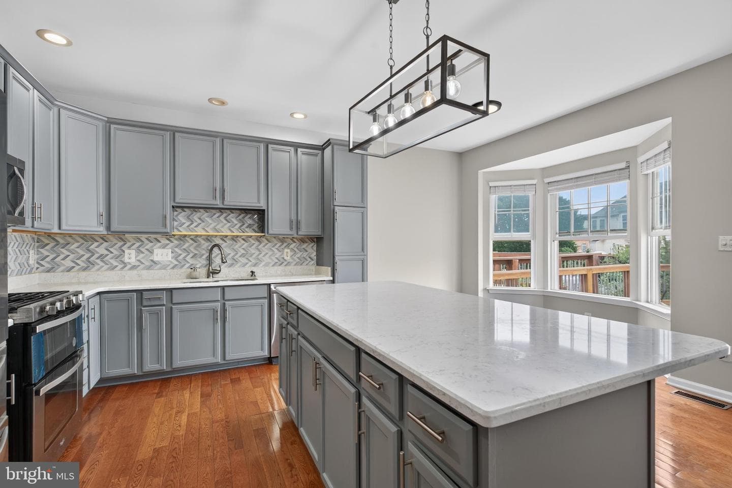 22540 Airmont Woods Terrace photo 13