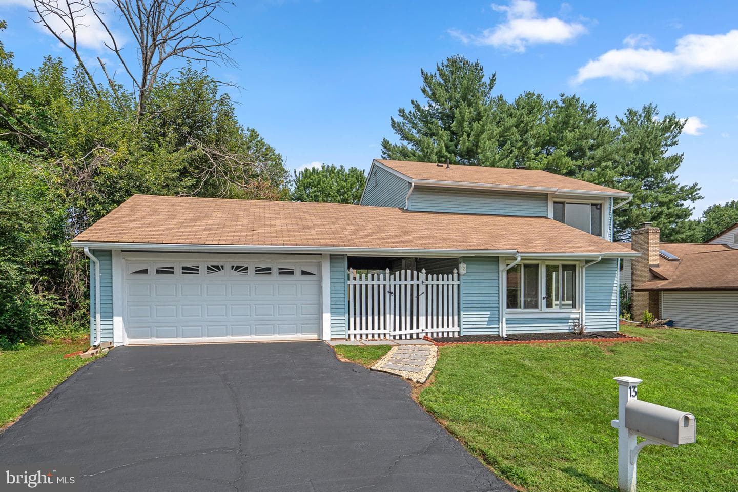 13 Wrightwood Place photo 2