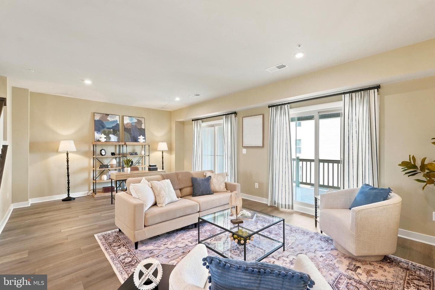 24274 Thurso Square photo 31