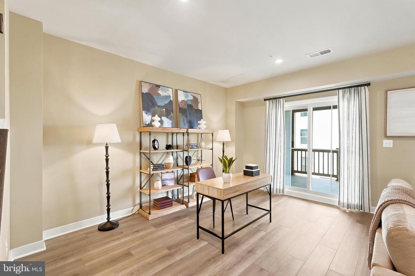 24274 Thurso Square photo 34