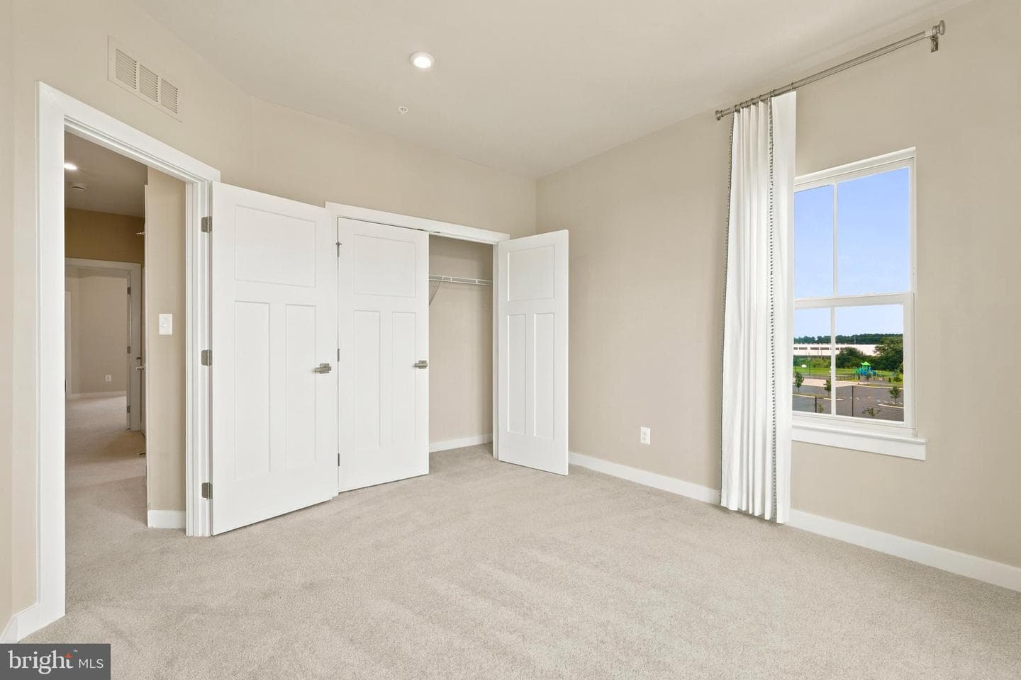 24274 Thurso Square photo 58