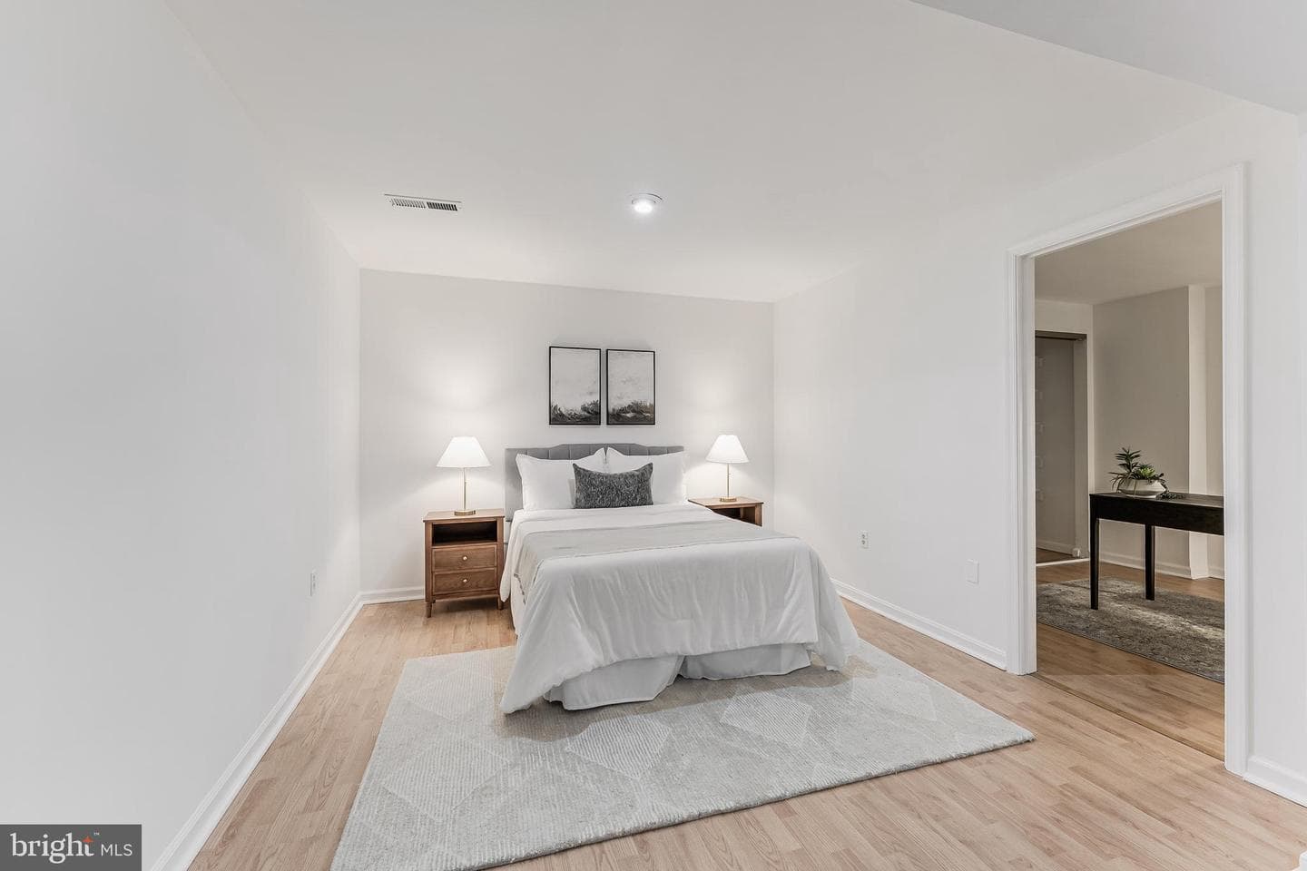 143 Sulgrave Court photo 43