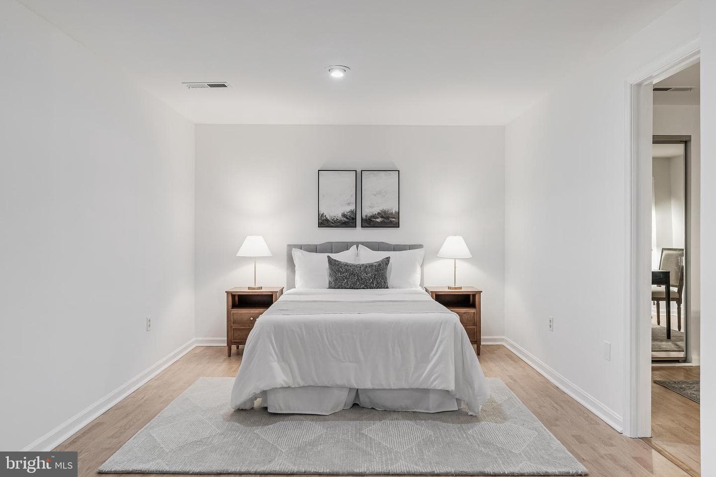 143 Sulgrave Court photo 44