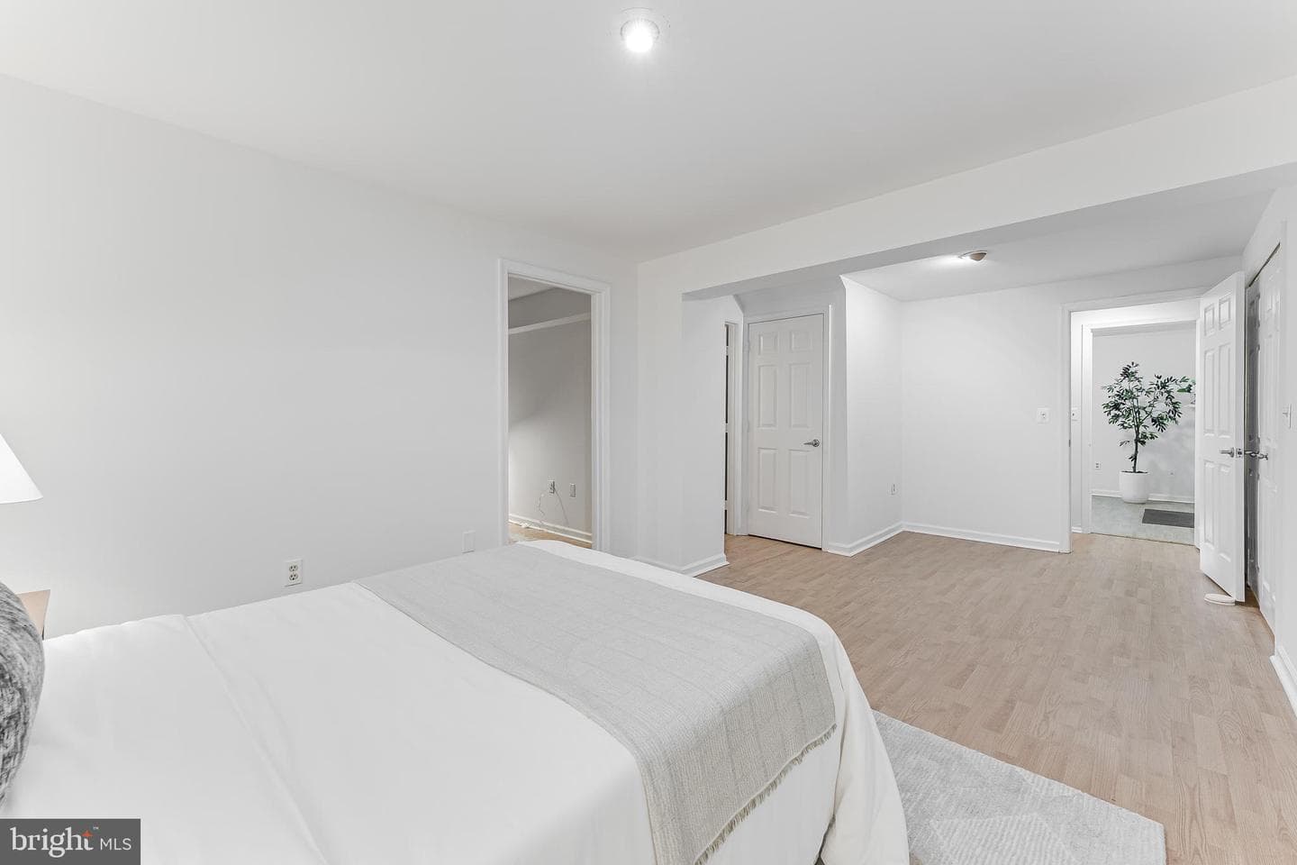 143 Sulgrave Court photo 45