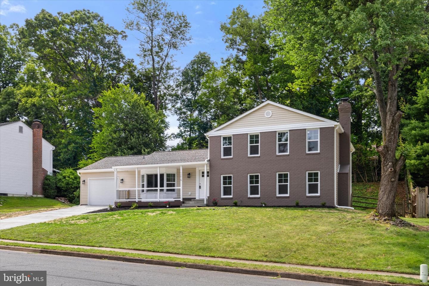 1216 Bradfield Drive SW photo 3