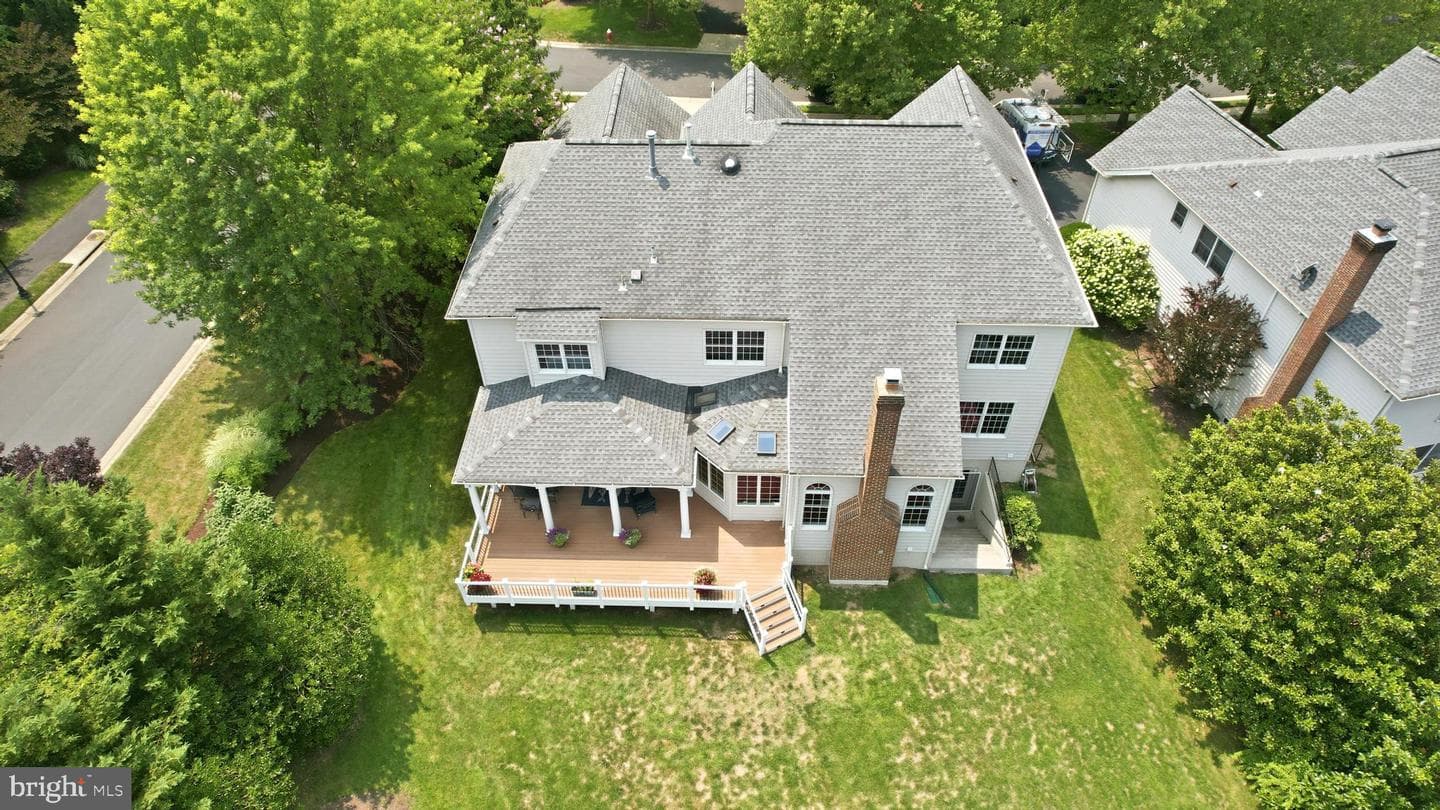 19704 Stanford Hall Place photo 16