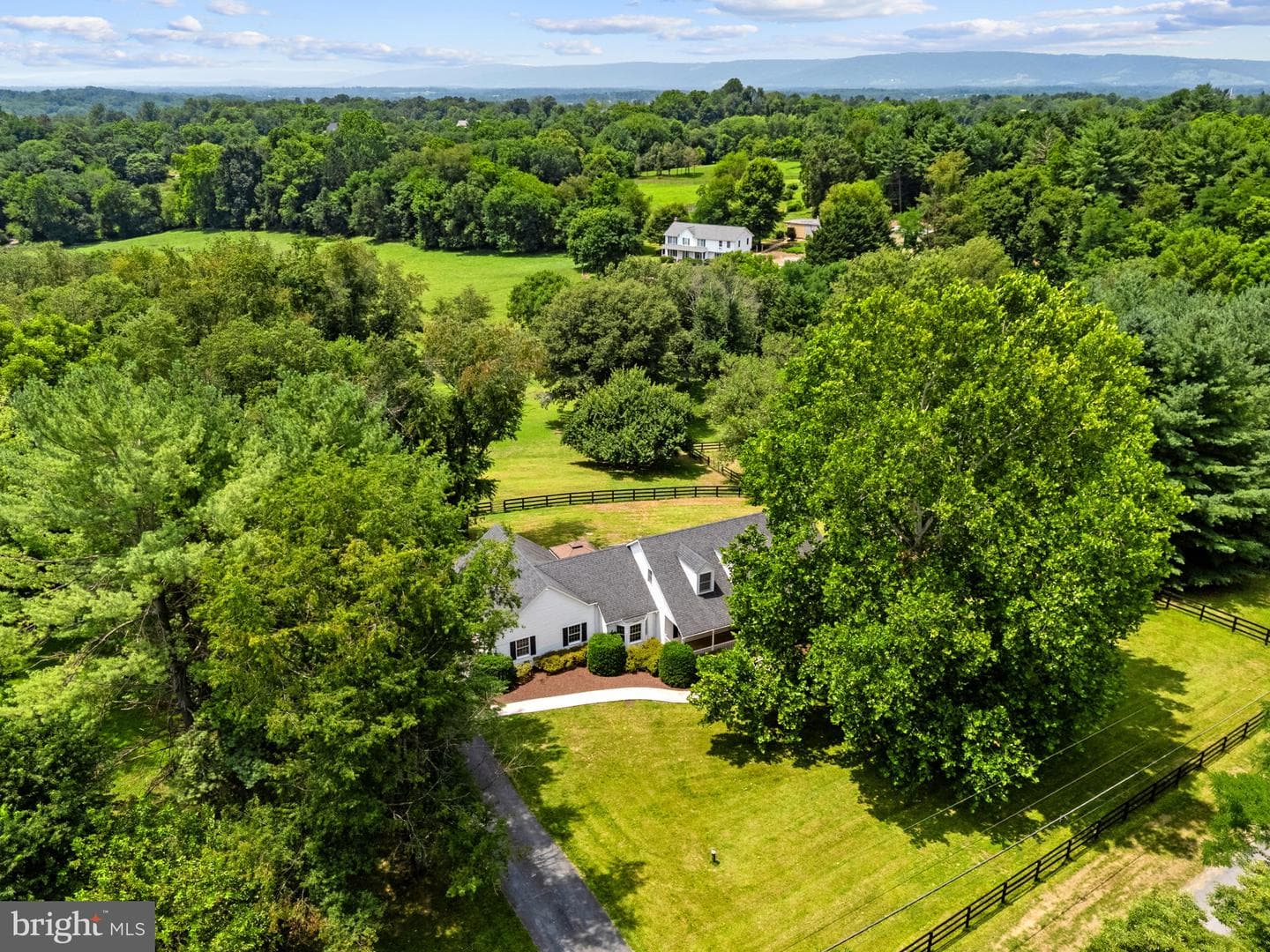 36983 Philomont Road photo 6
