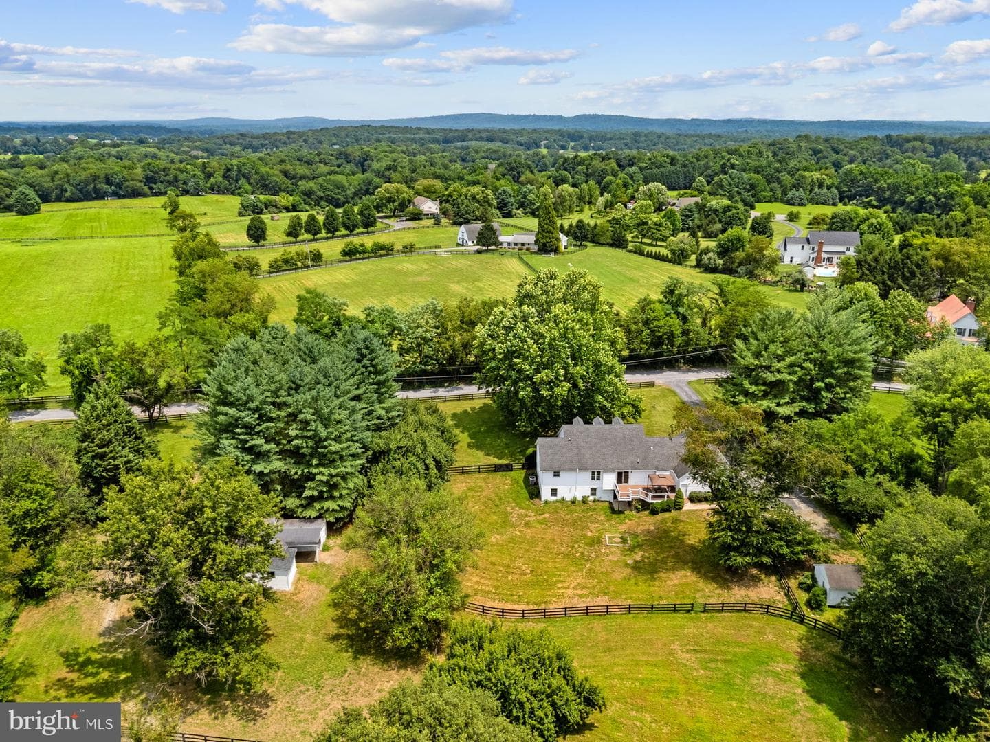 36983 Philomont Road photo 97