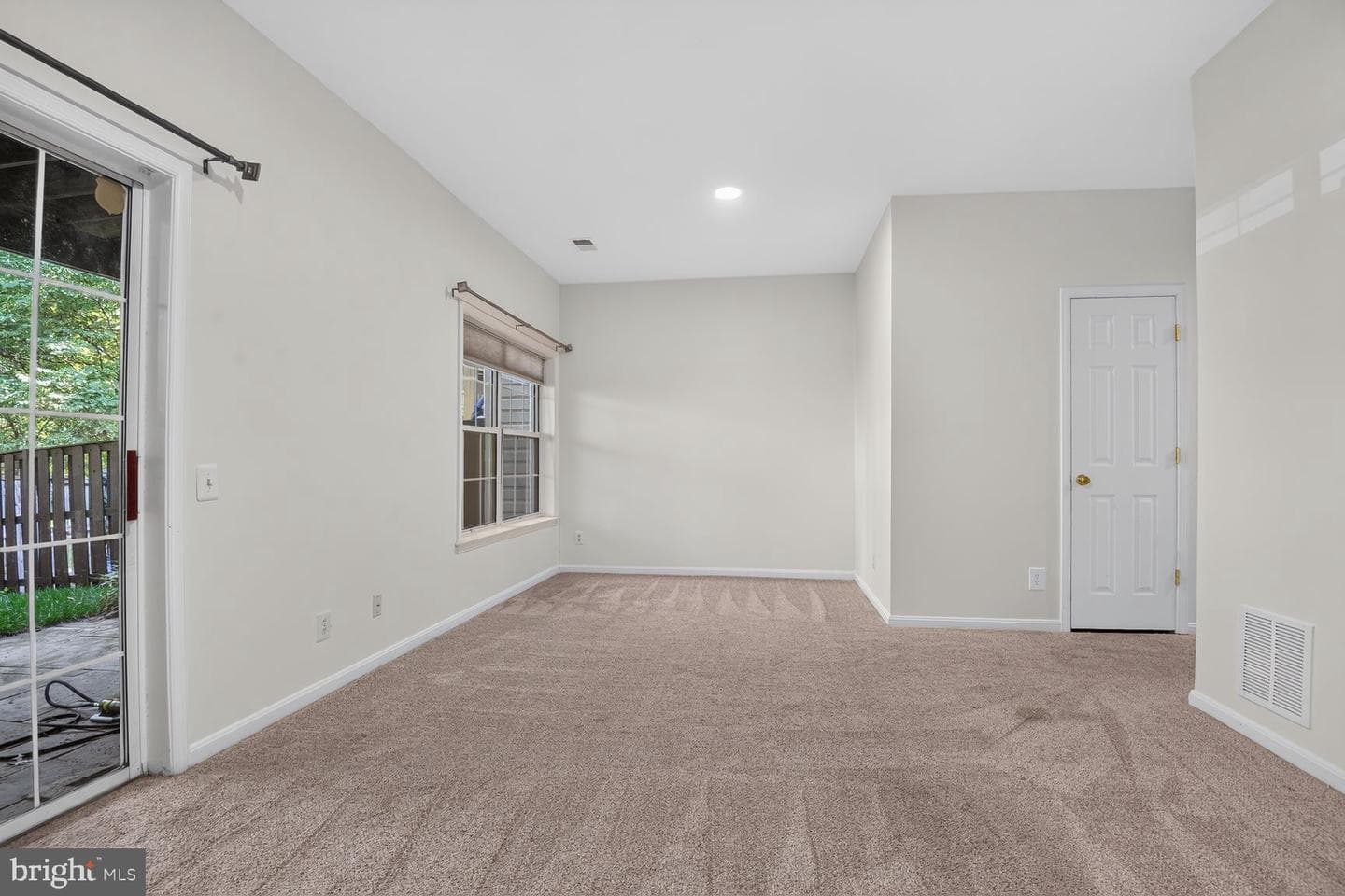 47720 Sandbank Square photo 23