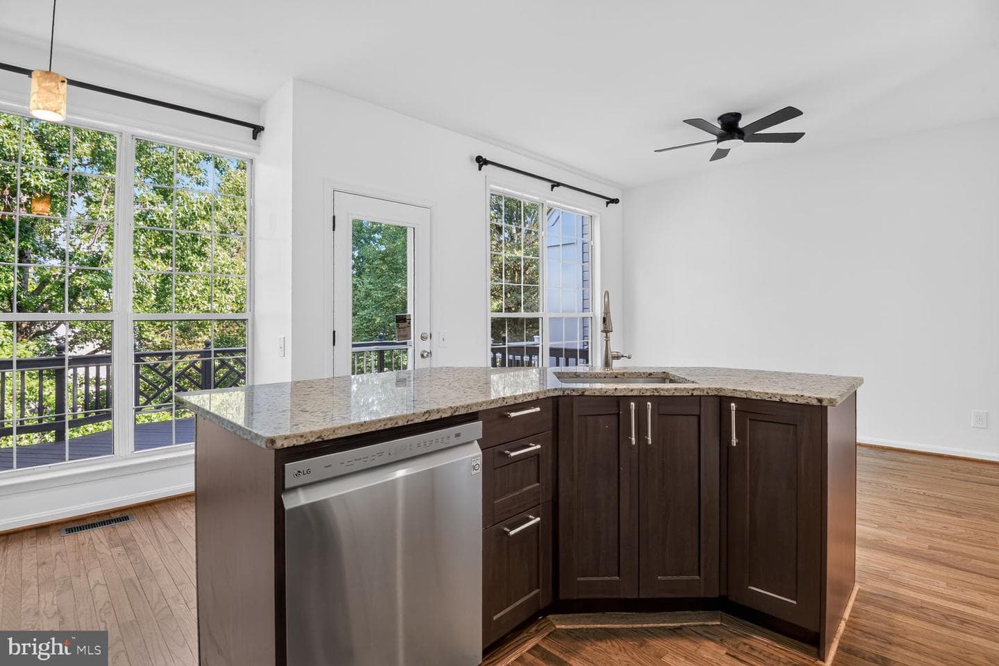 47720 Sandbank Square photo 7