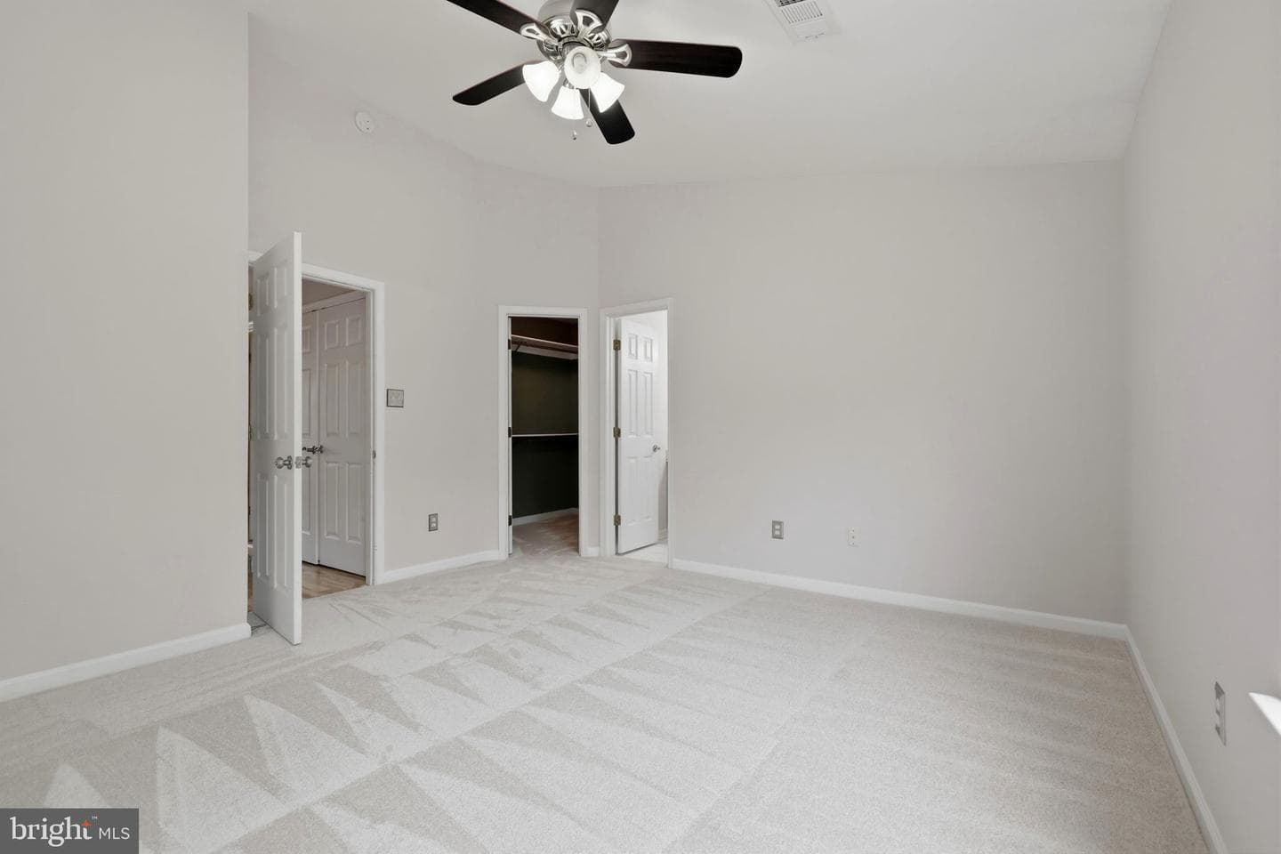 806 E Vanderbilt Terrace SE photo 32