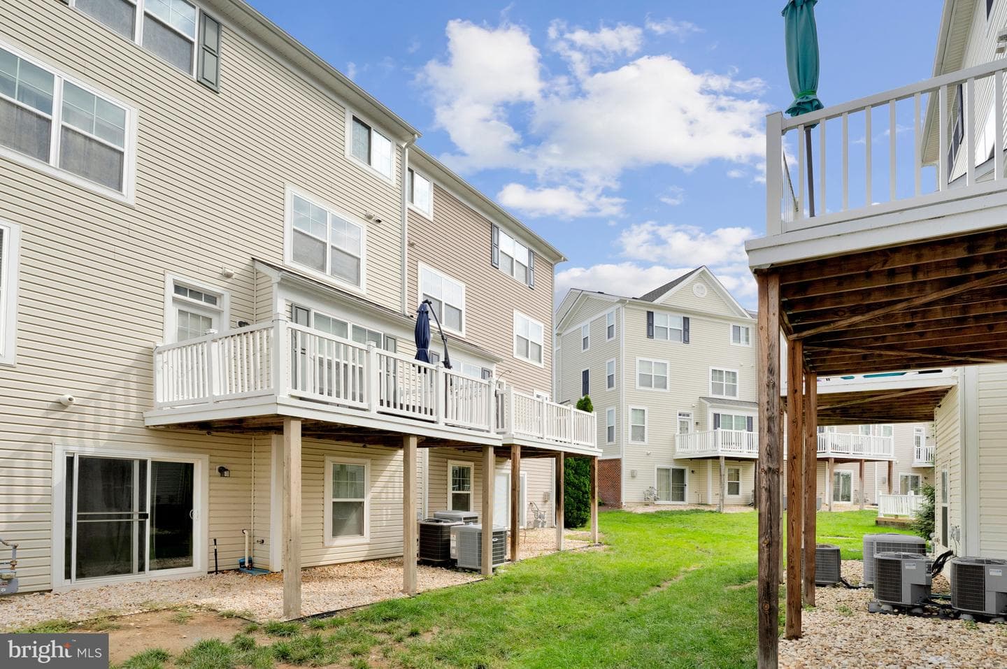 42203 Shorecrest Terrace photo 4