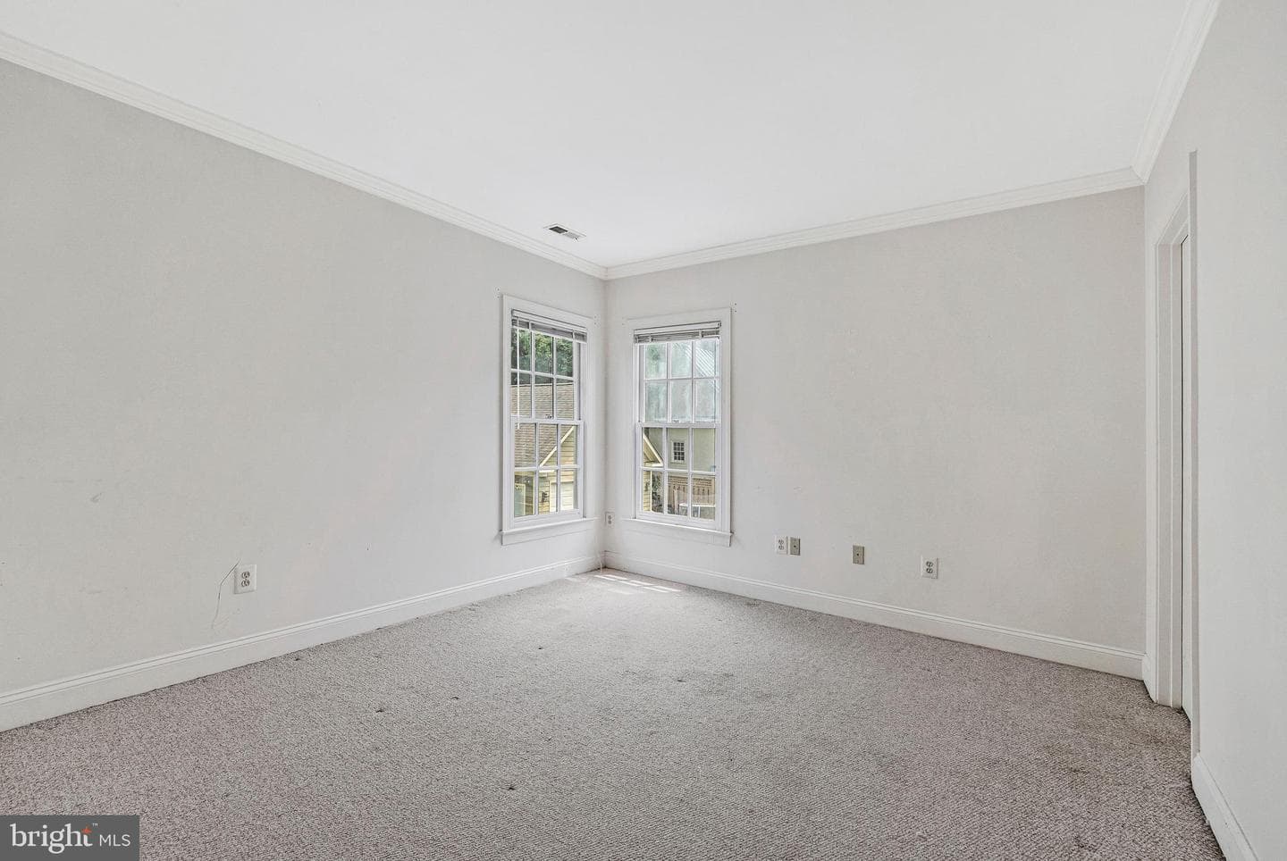 10 Memorial Drive NW photo 32