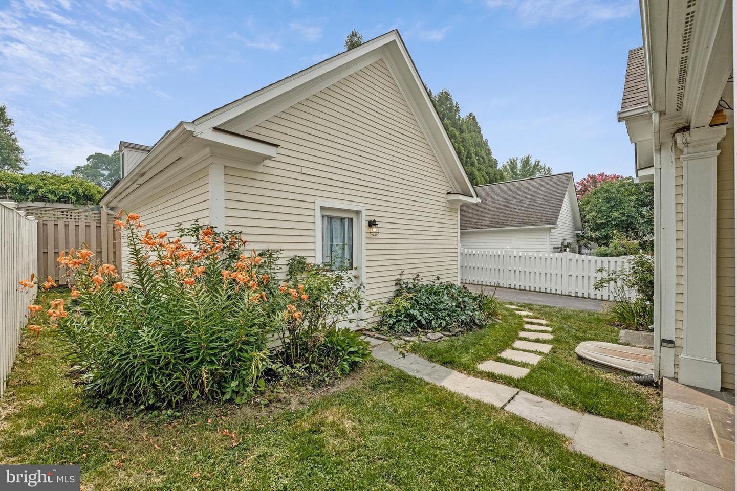 10 Memorial Drive NW photo 45