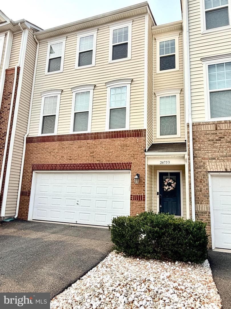 24753 Gracehill Terrace photo 1