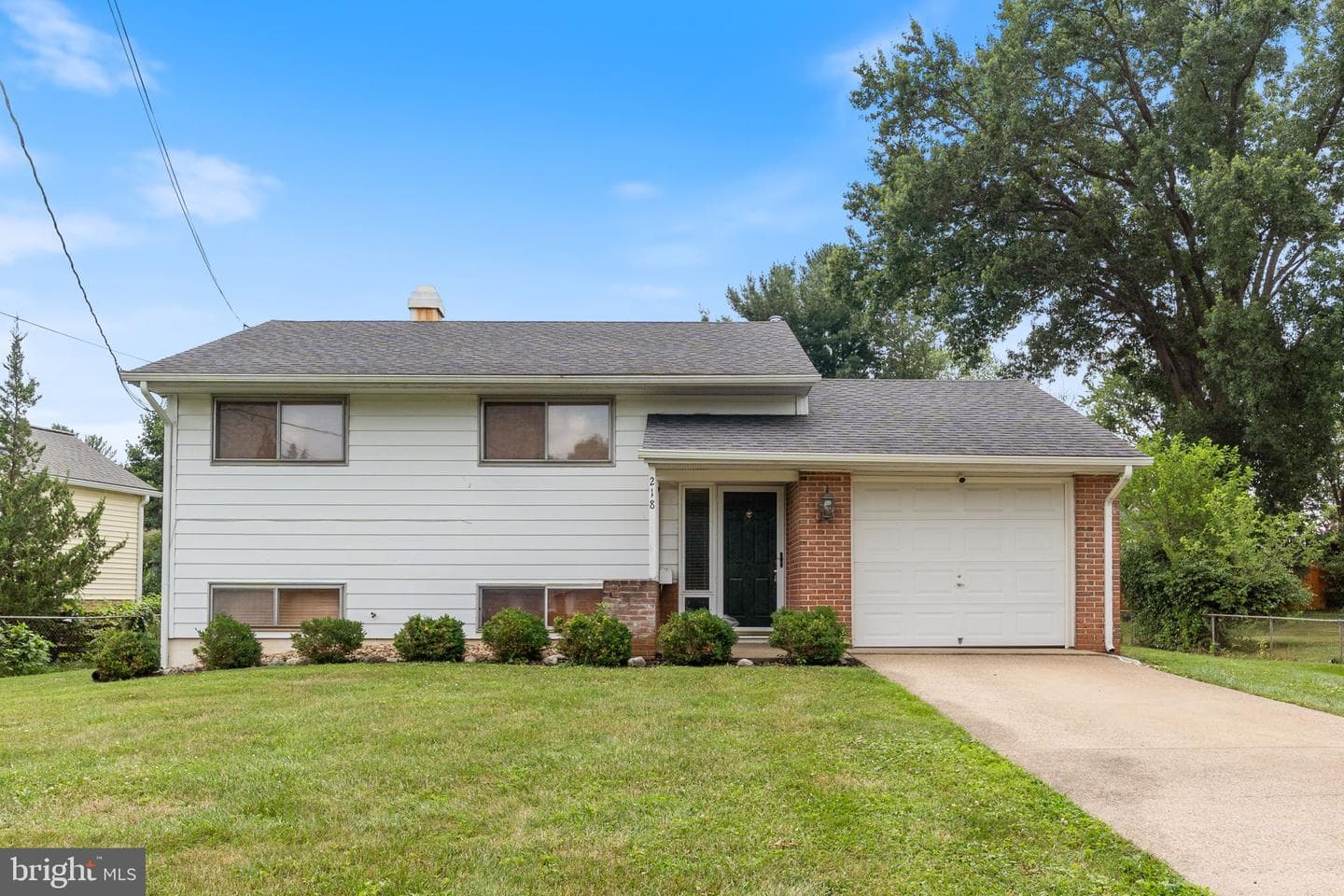 218 Belmont Drive SW photo 1