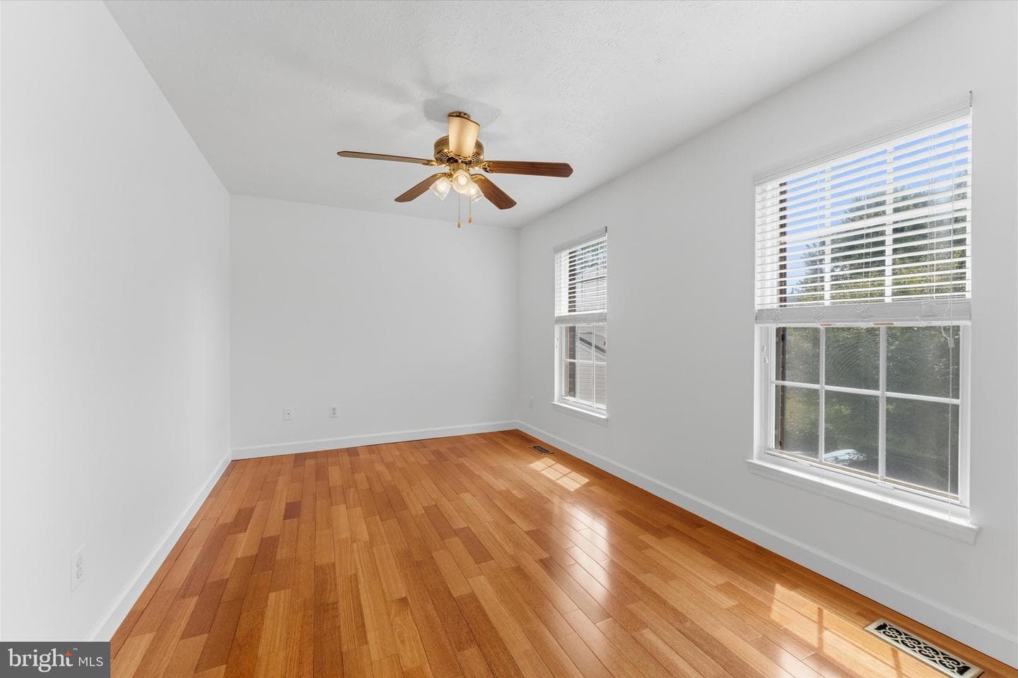 43868 Stronghold Court photo 37