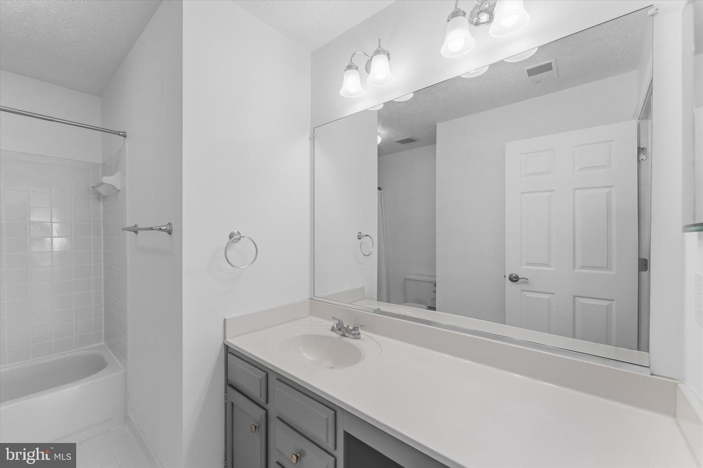 43868 Stronghold Court photo 41