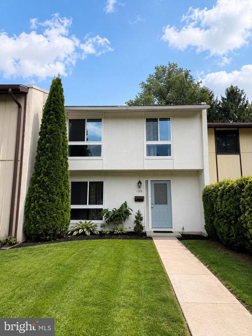 123 Woodgate Court photo 1