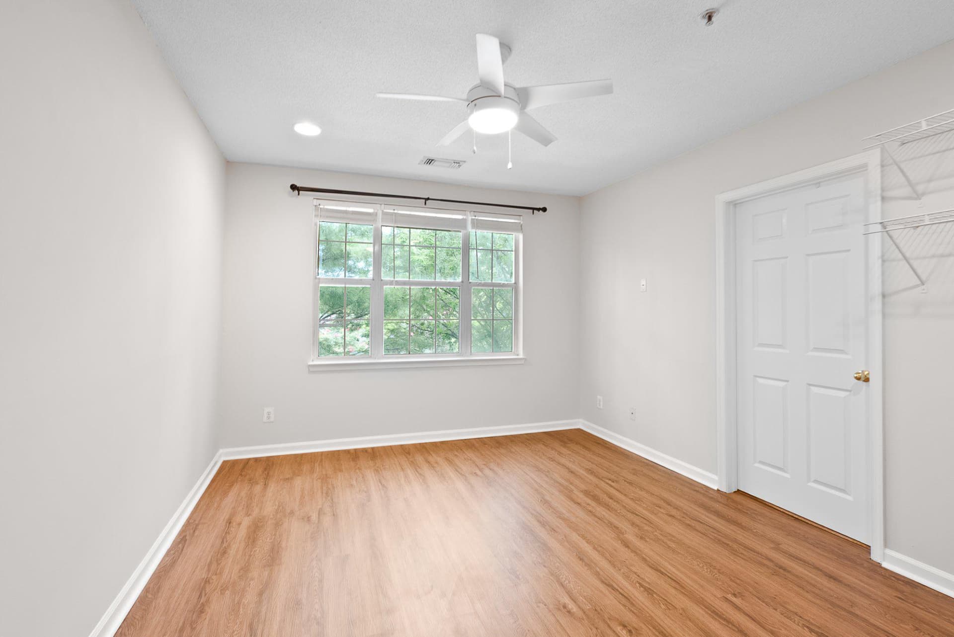 20322 Beechwood Terrace #301 photo 19
