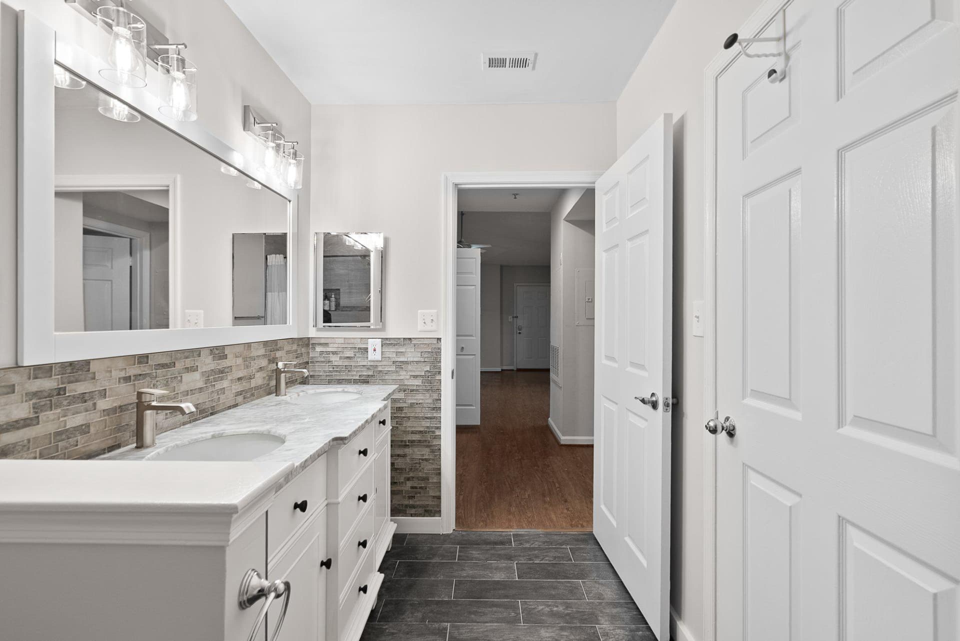 20322 Beechwood Terrace #301 photo 23