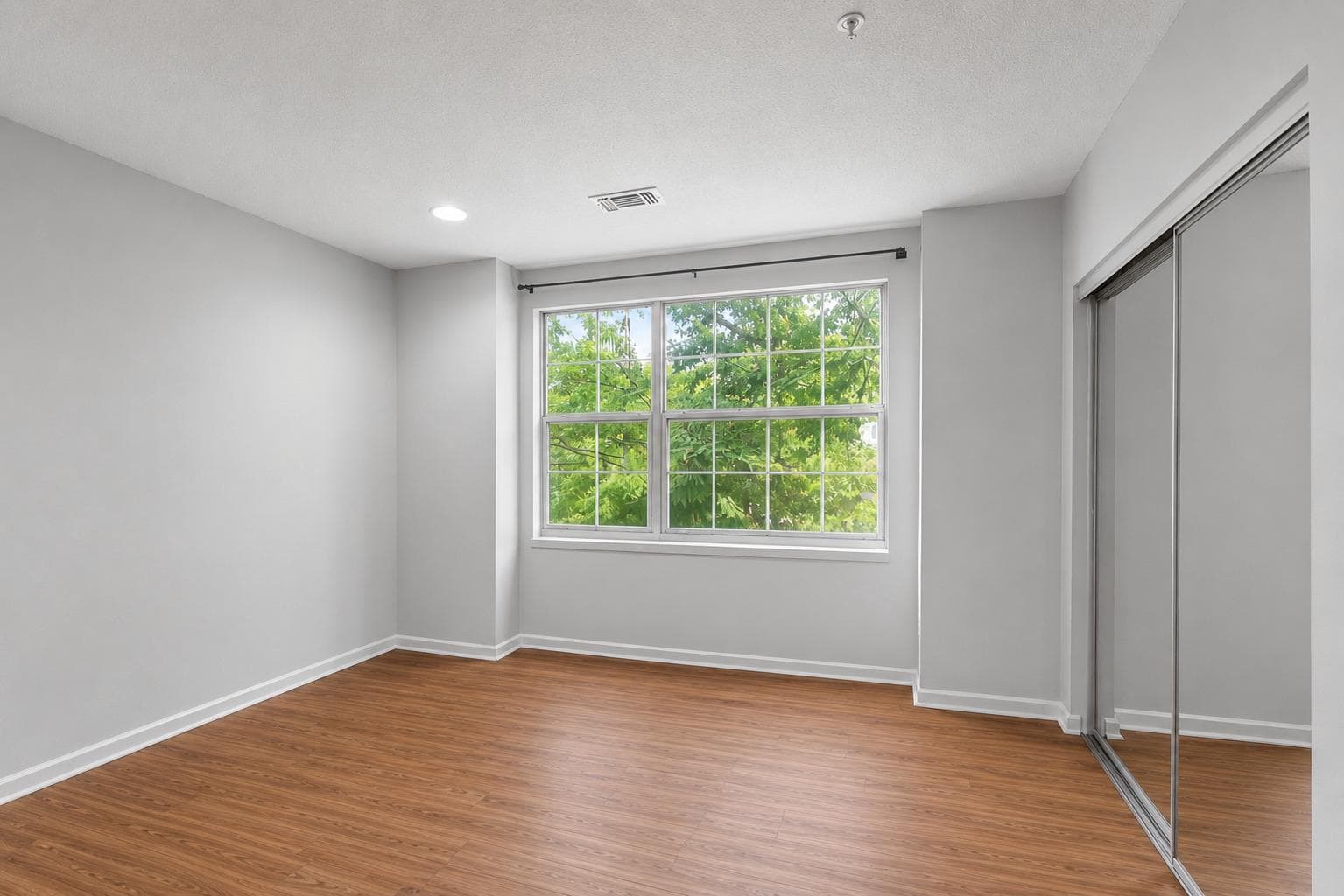 20322 Beechwood Terrace #301 photo 25