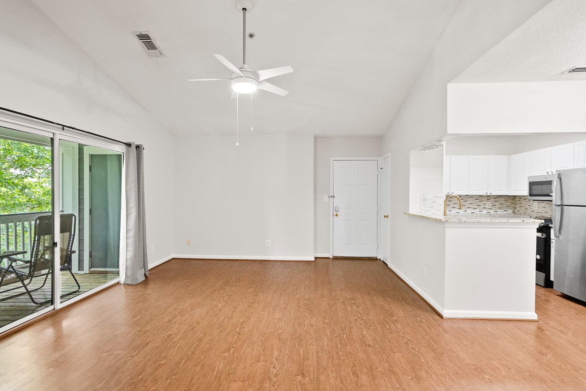 20322 Beechwood Terrace #301 photo 6