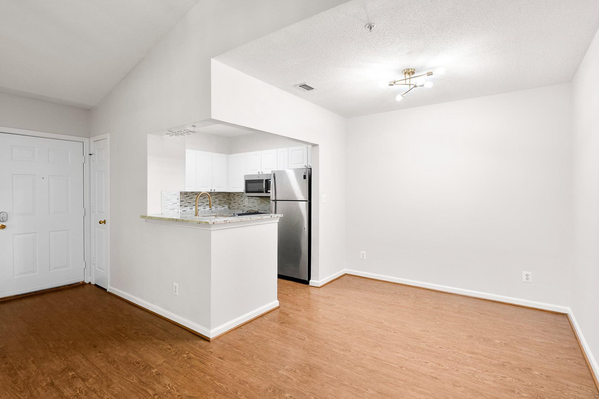 20322 Beechwood Terrace #301 photo 7