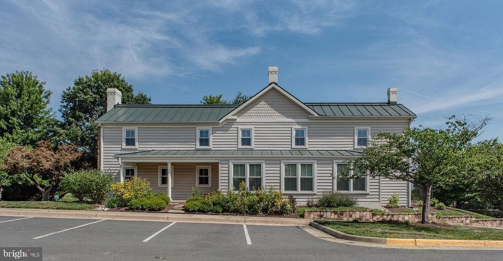 627 Springhouse Square SE photo 9