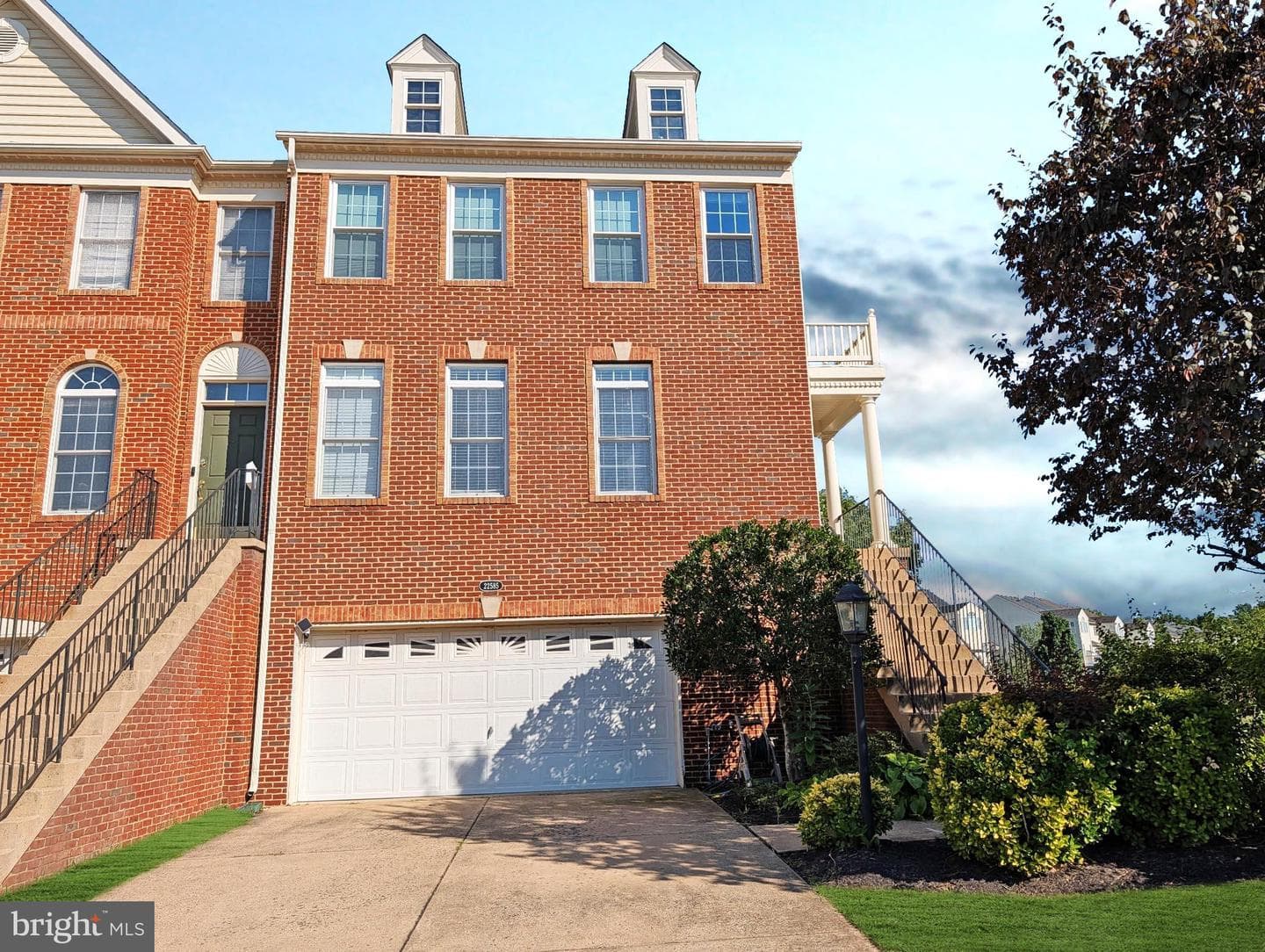 22585 Welborne Manor Square photo 1
