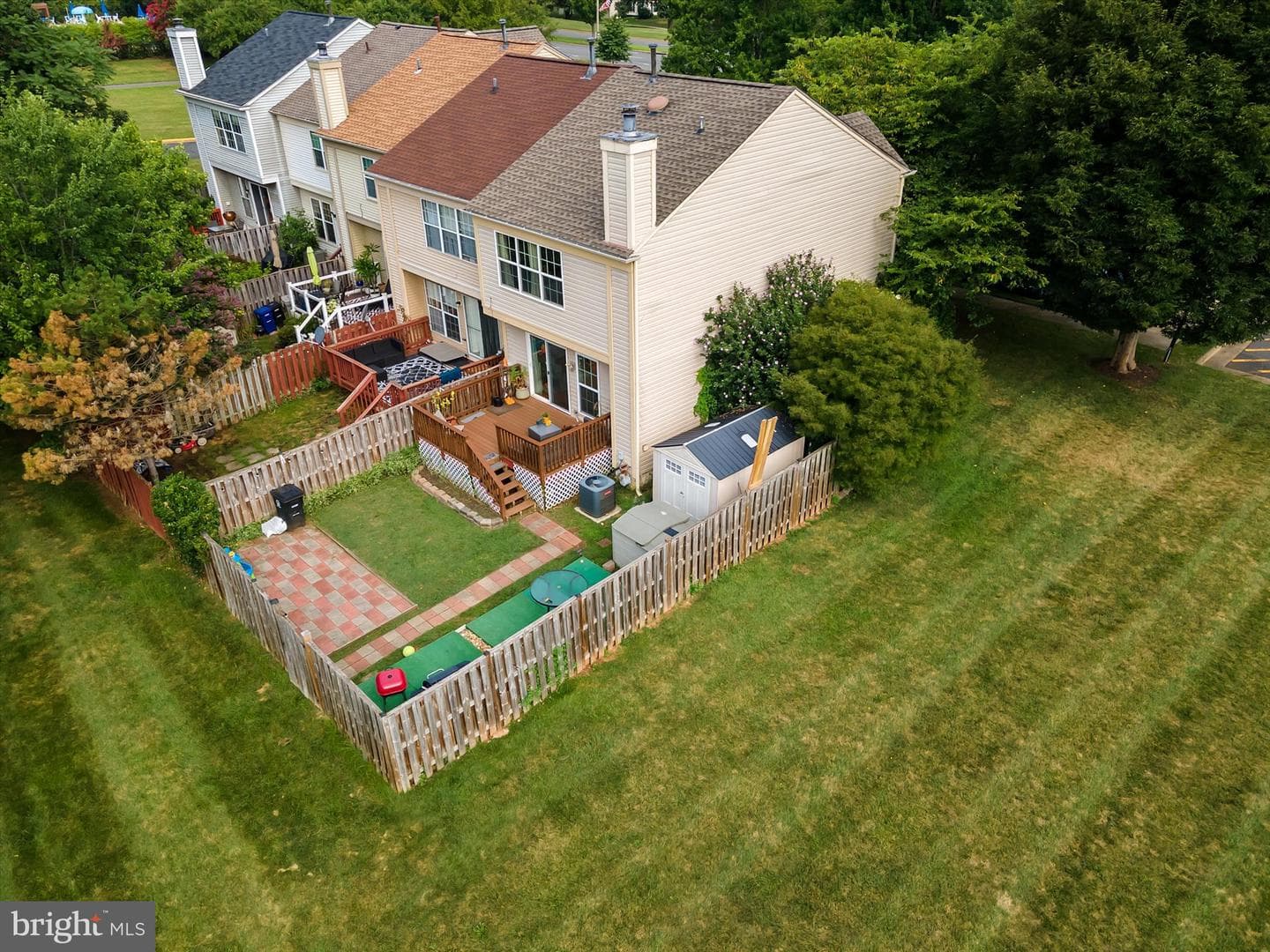 528 Jared Square NE photo 1