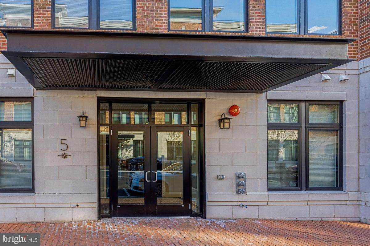 5 Stationmaster Street SE #200 photo 1