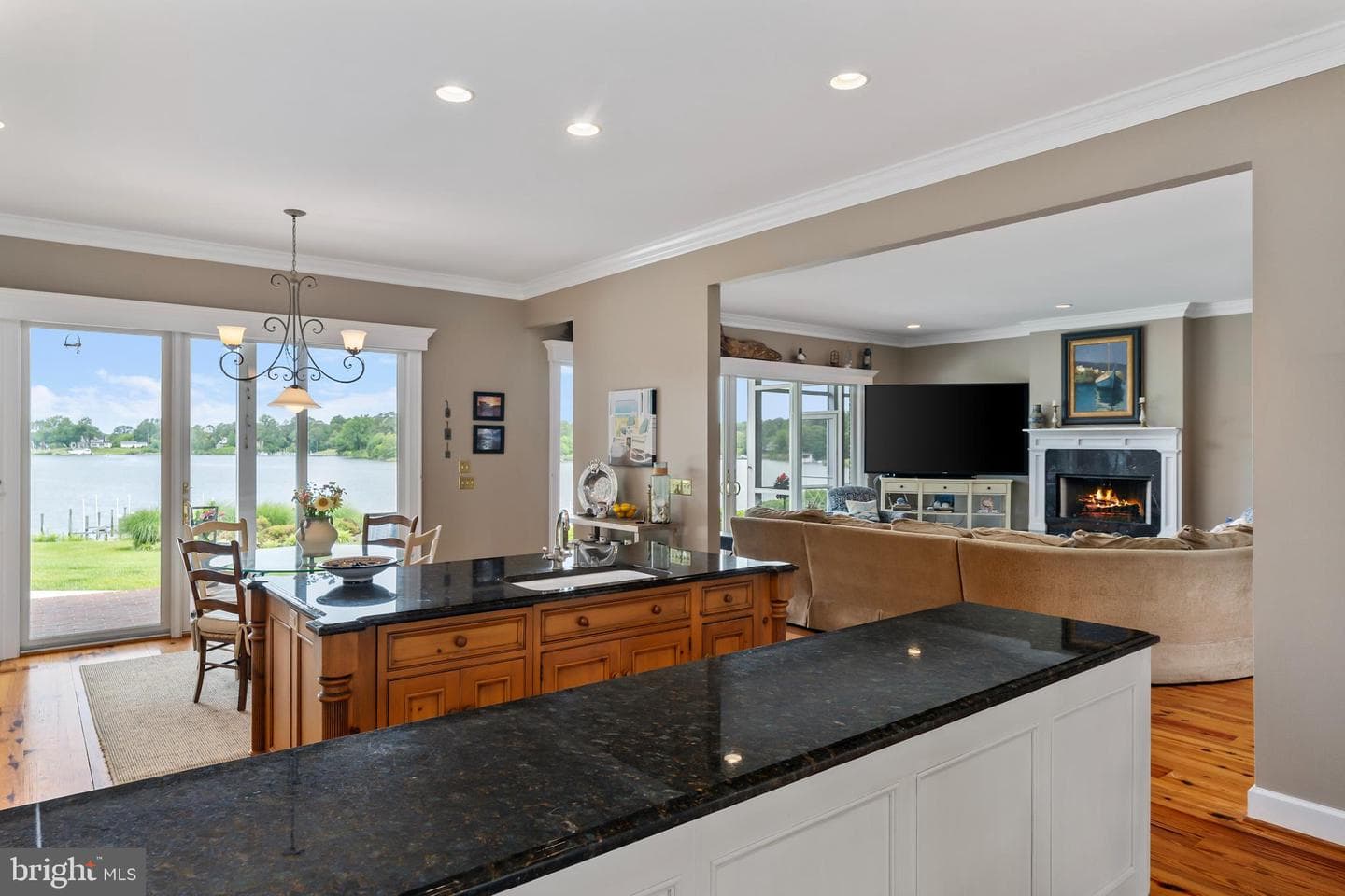 125 Oyster Point photo 24