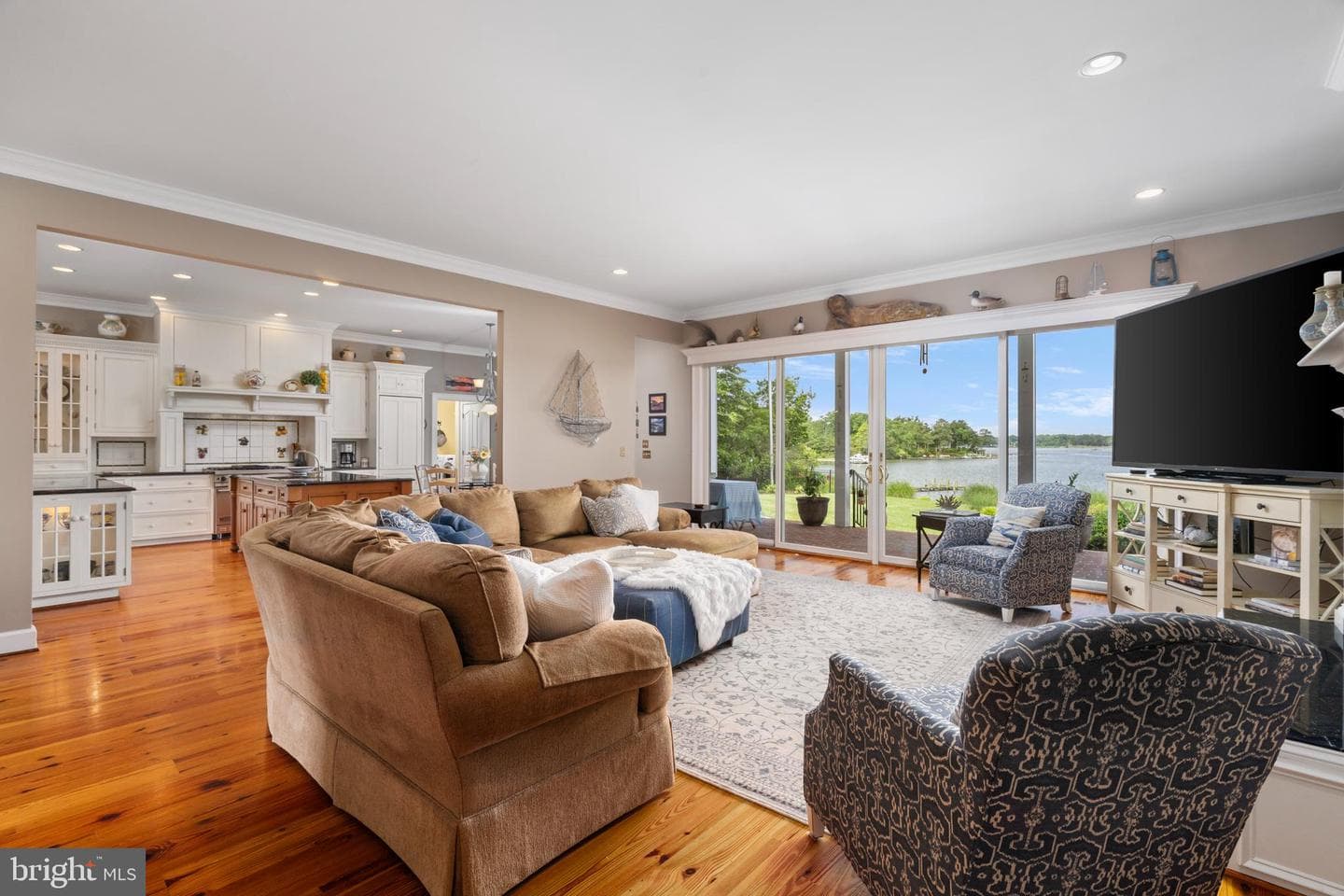125 Oyster Point photo 27