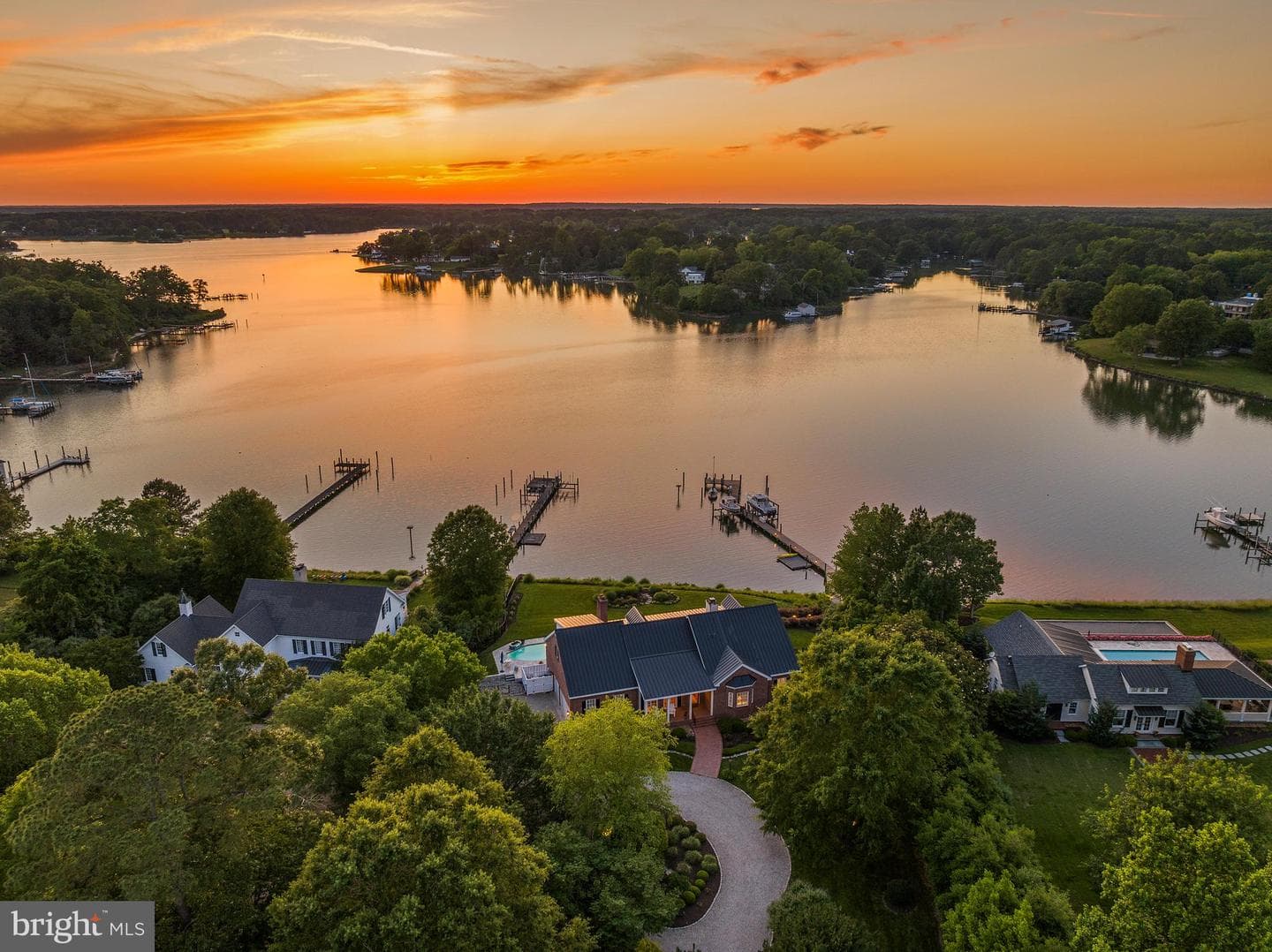 125 Oyster Point photo 4