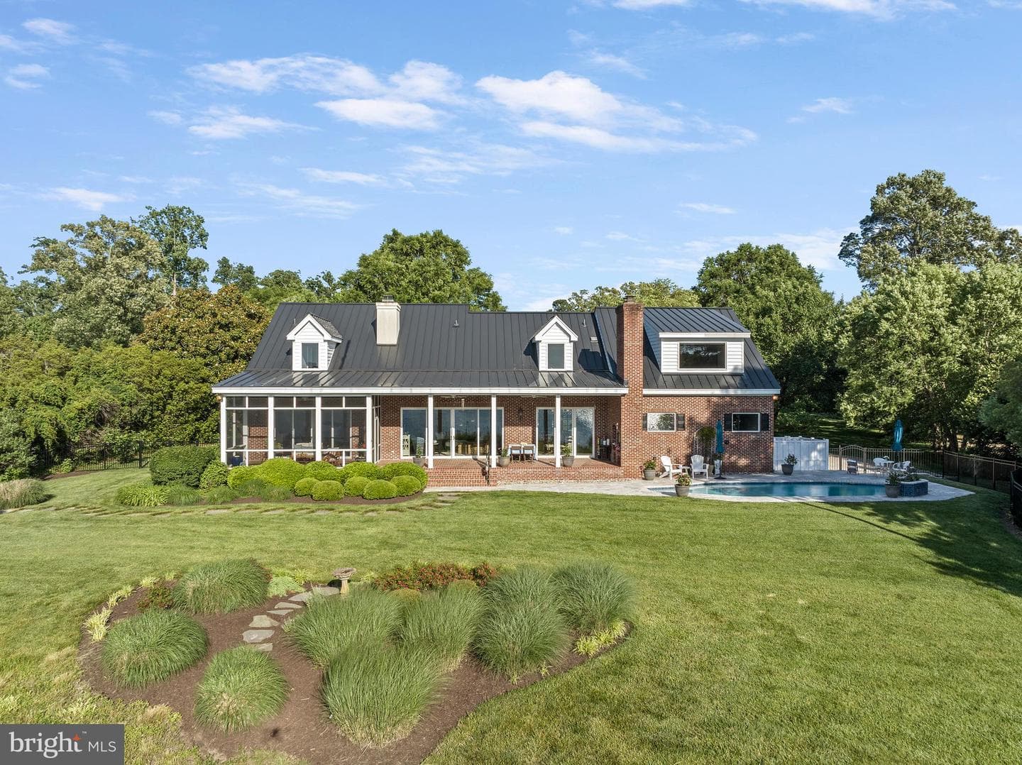 125 Oyster Point photo 9