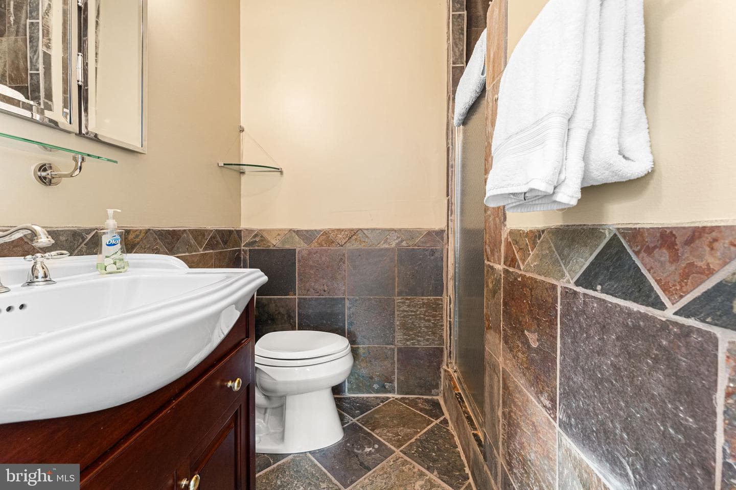 126 Lancaster Road photo 38