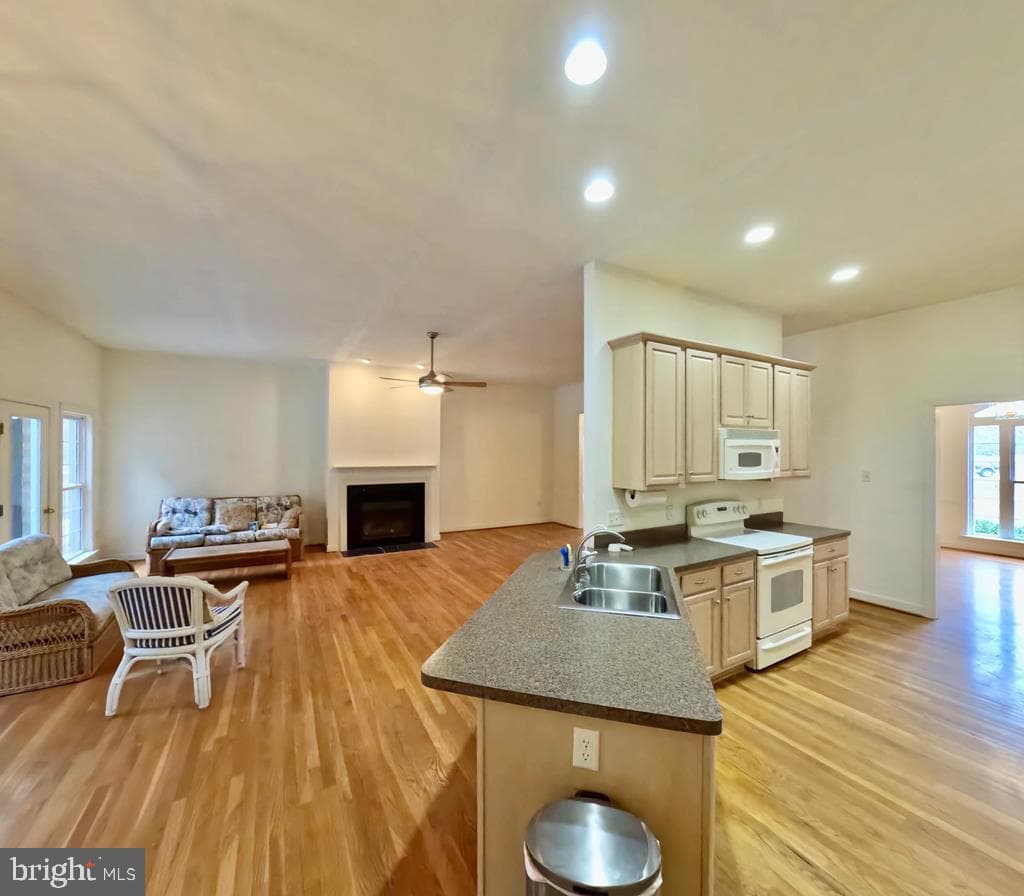 147 Sir Guy Drive photo 9