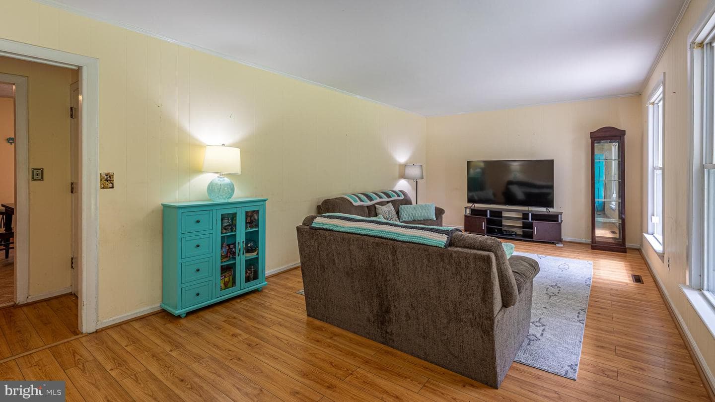 17 Wesley Terrace photo 6