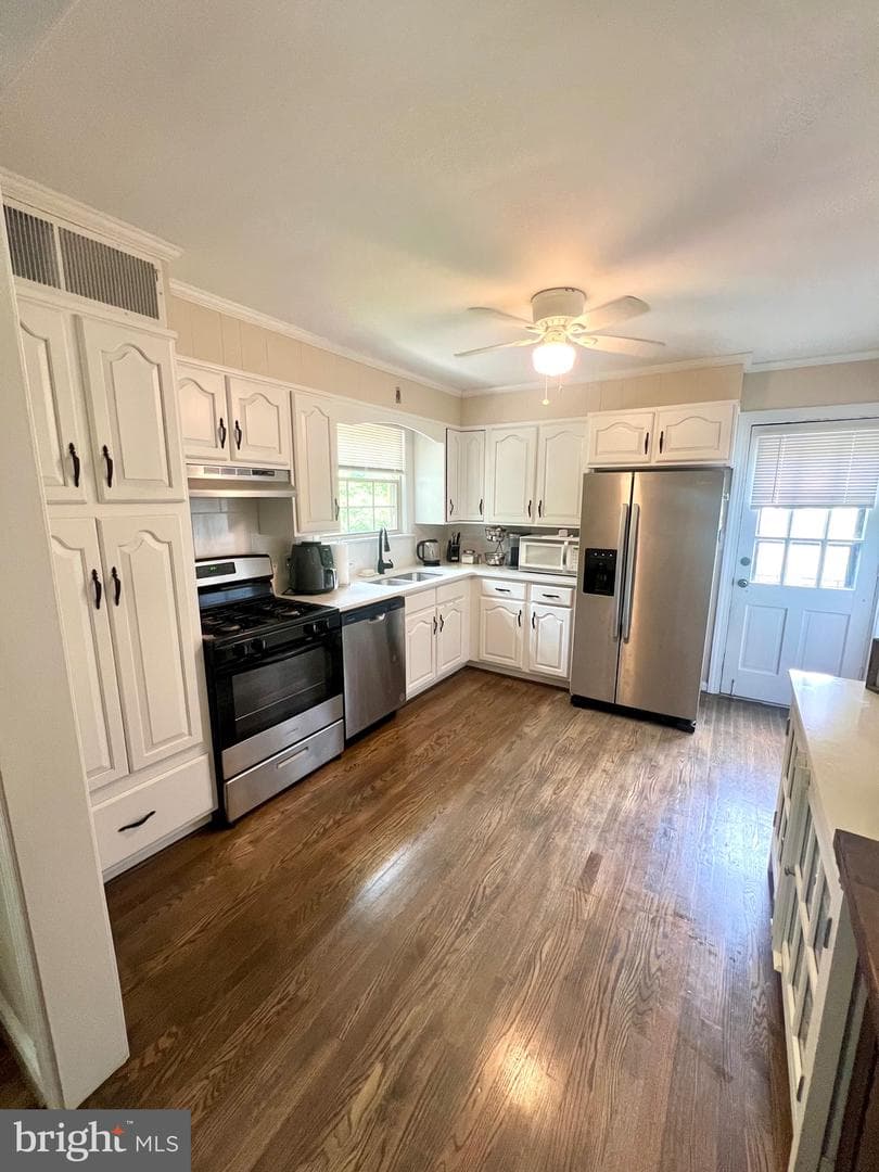 2227 Ridgewood Drive photo 8