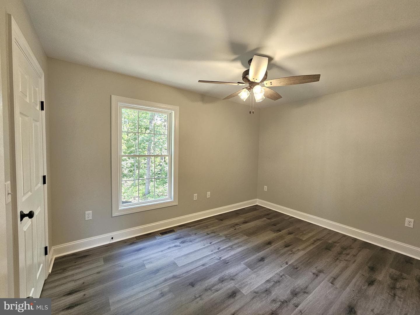 906 George James Loop photo 21