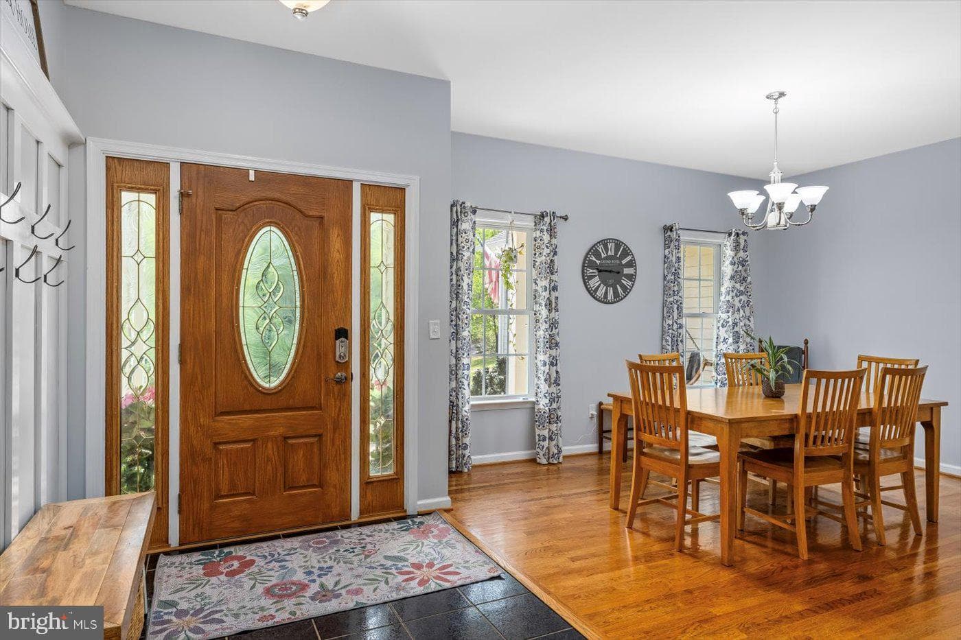 279 Carriage Lane photo 2