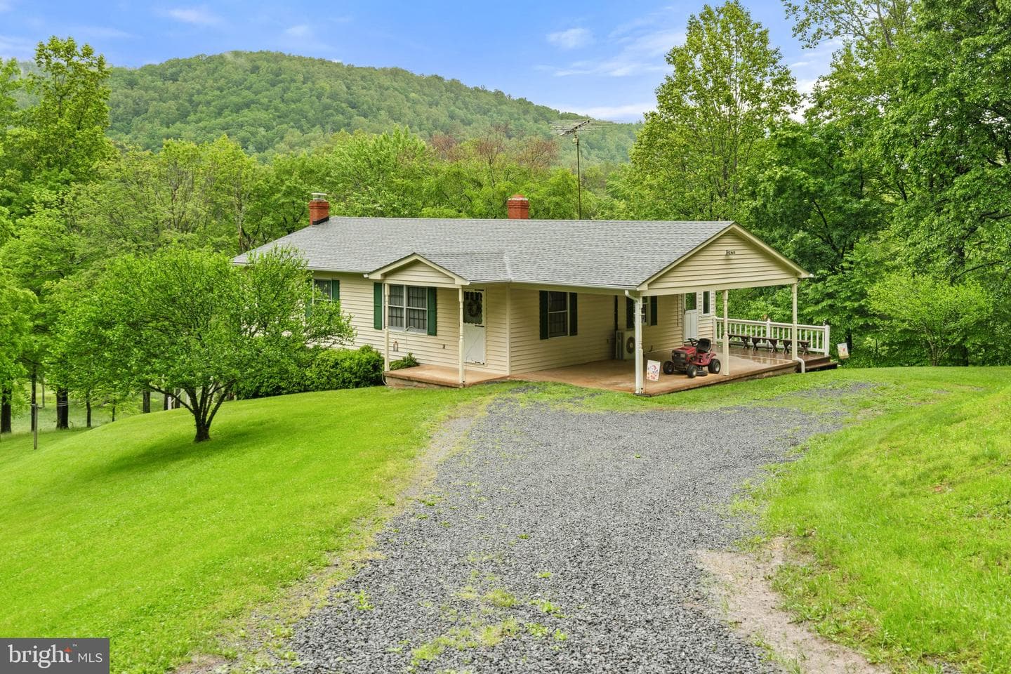 247 Rocky Hill Lane photo 3