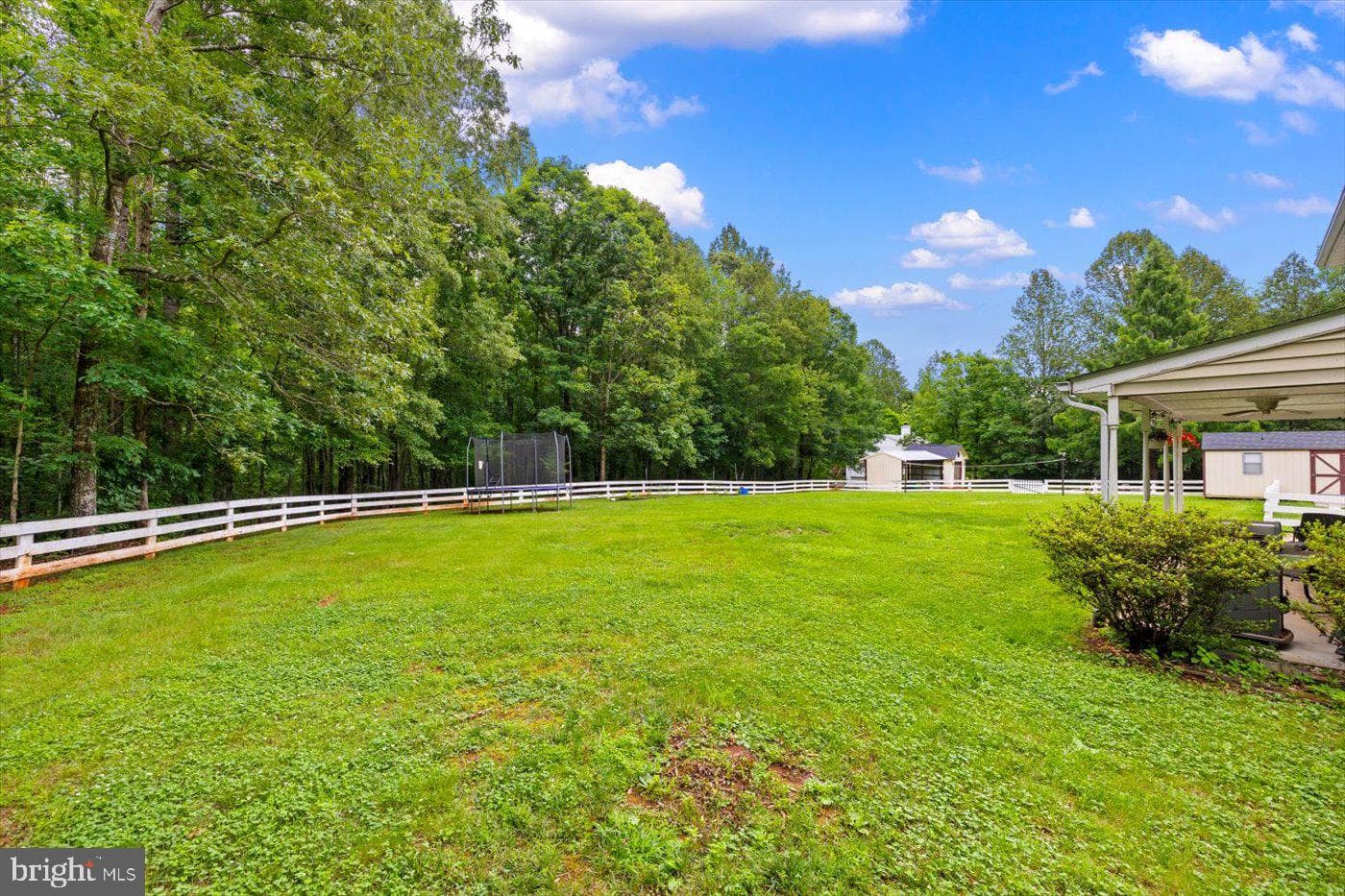 319 Fox Hunters Lane photo 14