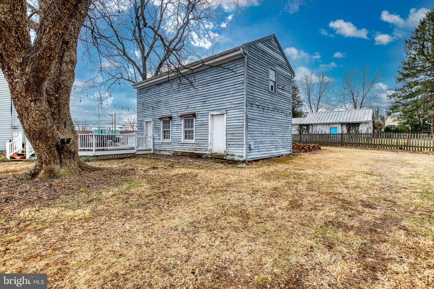 319 N Main St photo 49